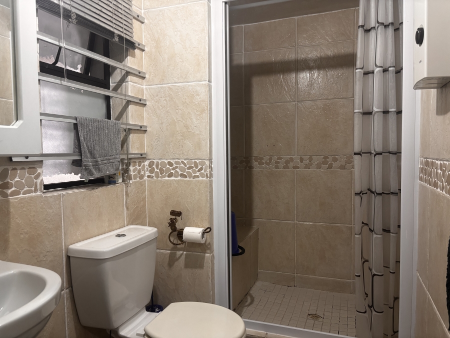 To Let 1 Bedroom Property for Rent in Muizenberg Western Cape
